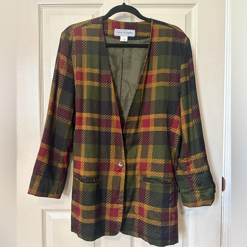 *Vintage* Plaid blazer in beautiful fall colors! Vintage women’s size 14.